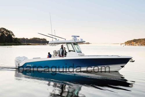 Boston Whaler Outrage 33 scheda tecnica e recensioni